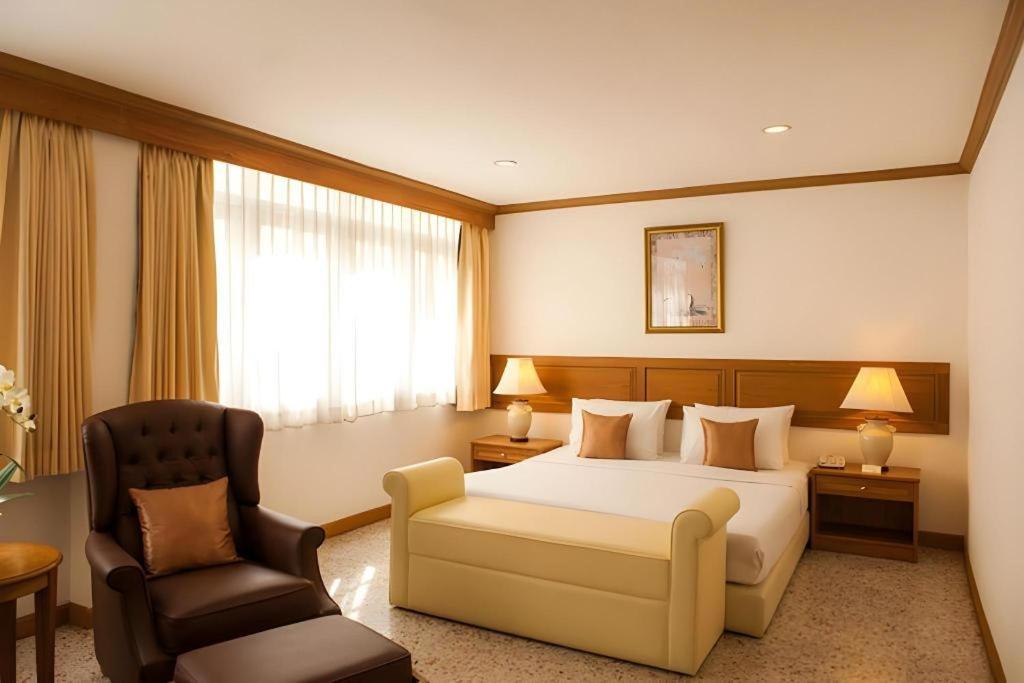 Lido Beach Hotel Pattaya Exterior photo