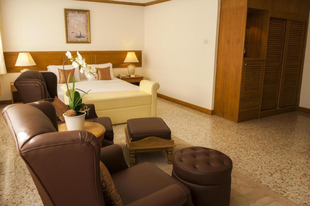 Lido Beach Hotel Pattaya Exterior photo