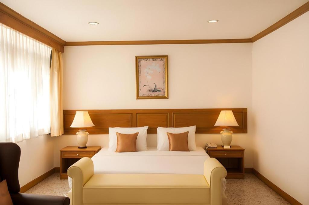 Lido Beach Hotel Pattaya Exterior photo